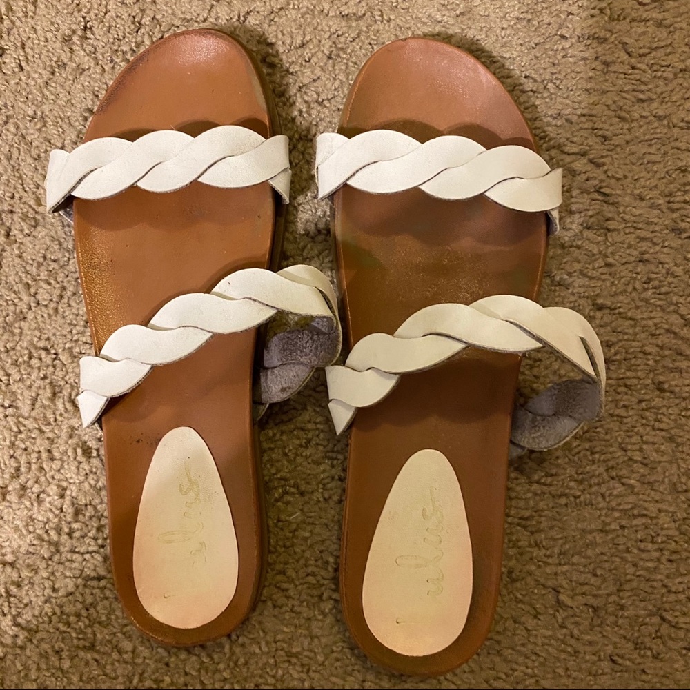 Lulus white sandals